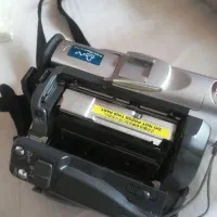 یک عدد دوربین عکاسی وفیلم برداری کانن