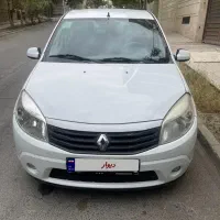 رنو ساندرو اتوماتیک مدل 96 سالم/ سند دسته اول