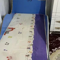 تخت خواب و کمد اسباب بازی و میز تحریر