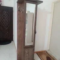 جاکفشی و جالباسی ایستاده