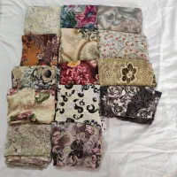 تعدادی پارچه چادری