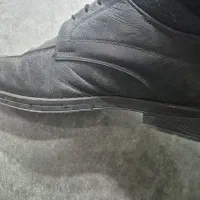 کفش مردانه و لباس