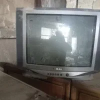 تلویزیون وفرش ماشینی