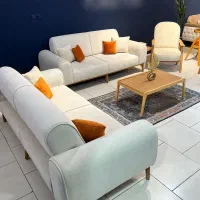 مبل.    تیارا