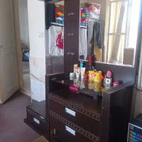 اینه قدی وایستاده ومیز ارایش