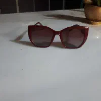عینک طبی درحد نو با یک عدد شیشه دودی اضافه