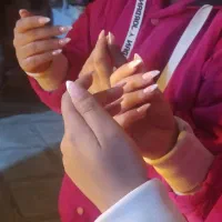 ناخن کارم مایل به همکاری بصورت درصدی یااجاره صندلی