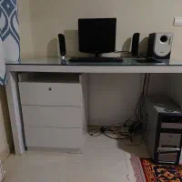 میز کامپیوتر و فایل سه کشو