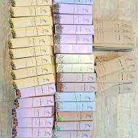 عود دست‌ساز طبیعی در ۱۱ رایحه با قیمت بسیار مناسب