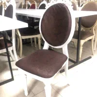 میز و صندلی .تالاری رستورانی