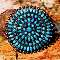 استخدام صبحانه زن آشنا به کانتر گرم رستوران