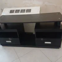 میز زیر تلویزیون