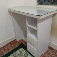 میز تحریر یا ناخن