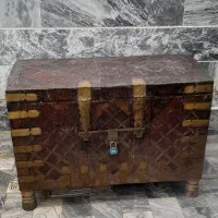 فروش صندوق قدیمی (رخت دان)