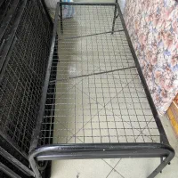 تخت سربازی