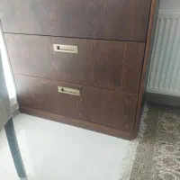 میز کار چوبی و سه عدد دراور