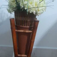 گل وگلدان