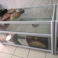 ویترین شیشه ای