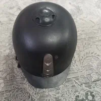 کلاه سوارکاری و شلاق شماره ۲
