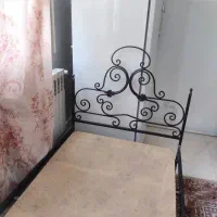 تخت فرفورژه یکنفره سالم وتمیز