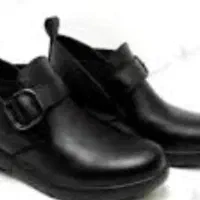 کفش طبی  ساخت شرکت دکتر لاریکه
