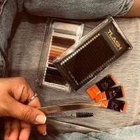 اکستنشن مژه با قیمت افتتاحیه