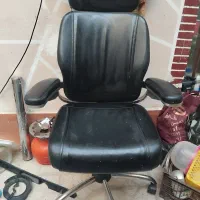 صندلی اداری در حد نو