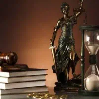 وکیل پایه یک دادگستری