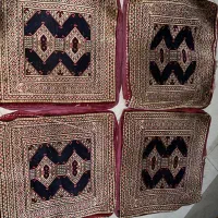 پشتی دست باف پر نشده