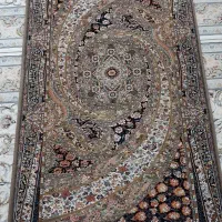 کناره فرش سالم و فرش قرمز