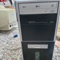 یک عدد کامپیوتر  بفروش می‌رسد