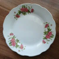 پیشدستی گل سرخی