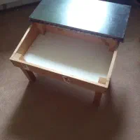 میز تحریر چوبی با محفظه نگهداری کتاب و دفتر