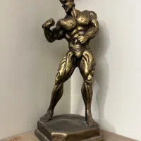 مجسمه بدنساز