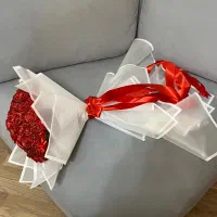 دسته گل رز قرمز شاین دار