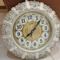 ساعت دیواری دو طرفه