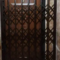 درب وپنجره حفاظ دربی