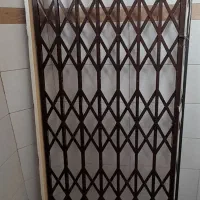درب آکاردئون و درب چوبی آپارتمان