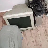 کامپیوتر و کیس وکیبرد و وسایلش