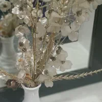گلدان وگل.|گل مصنوعی|مسجد سلیمان, |دیوار