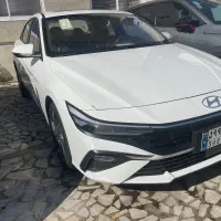 نیازمند کارگر در نمایشگاه اتومبیل.