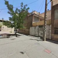 خانه مسکونی فروشی 3طبقه بازسازی شده قابل سکونت