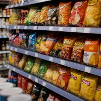 استخدام نیروی  متعهد برای کار درسوپر‌مارکت