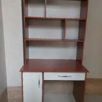 میزتحریر با کتابخانه
