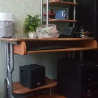 میز کامپیوتر سالم