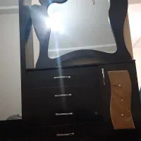 یک کمد بچه و یه دراور اینه  ۴کشویی