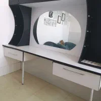 آینه و دکور آرایشگاه