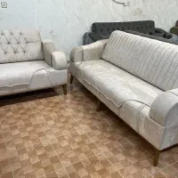 م--بل.  تبسم