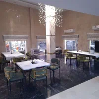 نیروی خدماتی و سالن دار