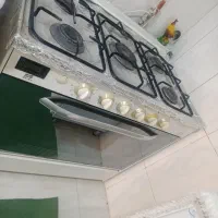 اجاق گاز در حد و کاملا تمیز